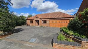 38a Steeple View, High Street, Nottingham NG13 0AA