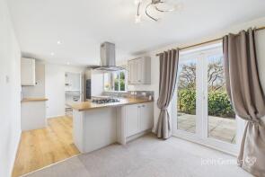 4, Kinver Road, Winshill, Burton-on-trent DE15 0AY