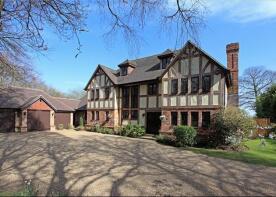 5 Wealden Hall, Gover View, Roughway, Tonbridge TN11 9SQ