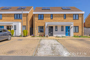 16, Sanderling Close, Tilbury RM18 8FF