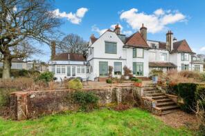 3, Mount Hill, Buckland Hill, Tadworth KT20 7HZ