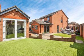 8, Greenfield Crescent, Grange Moor, Wakefield WF4 4WA