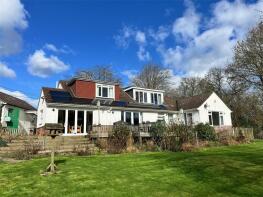 Oakwood, Hop Gardens, Whiteparish SP5 2SS