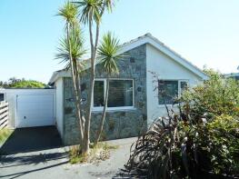 16a Meirch Y Mor, 16, Maes Hyfryd, Moelfre LL72 8LR