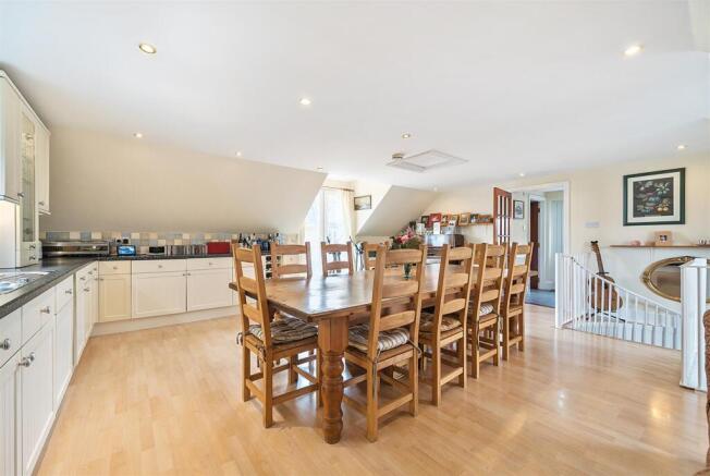 Kitchen/Dining Room