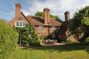 Hillside House, Unnamed Road From Park Wall Lane To Coddesdon Lodge, Lower Basildon, Reading RG8 9PA