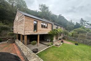 Lower Flat, Felin Hendre, Hendre CH7 5QE