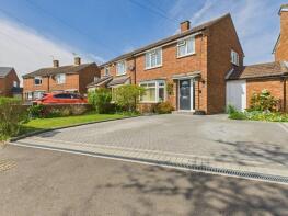22, Dawes Moor Close, Slough SL2 5RN