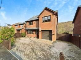 4, Craig-y-felin, Bailey Street, Deri CF81 9HS