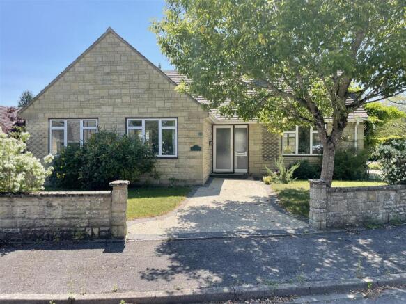 8 Dikler Close.jpg