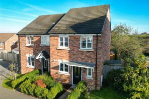 15, Bevin Square, Crediton EX17 5EJ
