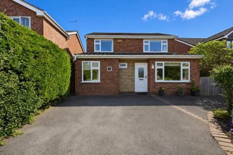 Nairn Avenue, Holmes Chapel, Crewe, Cheshire, CW4