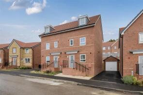 35, Clark Drive, Chippenham SN15 1UJ