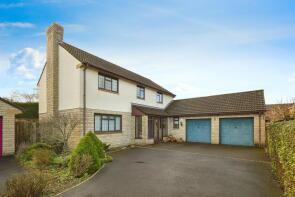 42, Foxglove Close, Gillingham SP8 4TW