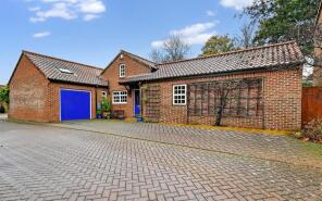 7, Mowbray Garth, York YO51 9NT