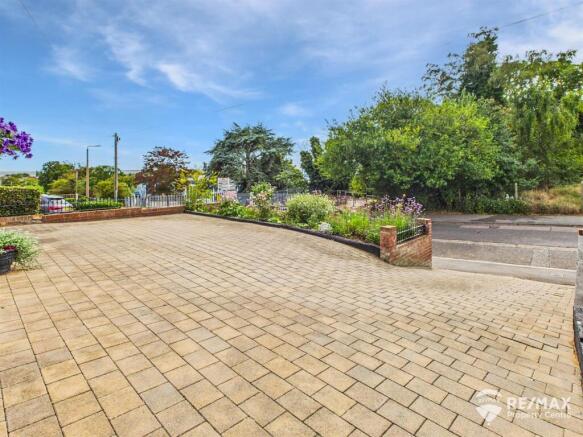 Driveway Frontage