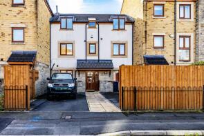 122, Greenlea Court, Dalton, Huddersfield HD5 8QB
