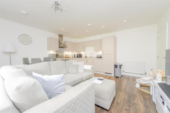 Lounge/Kitchen