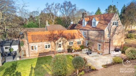 Main Road, Elm, PE14