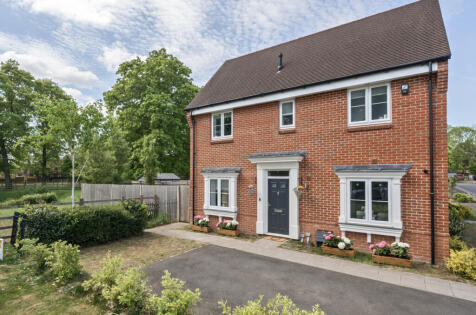 Equestrian Court, Arborfield Green, Reading
