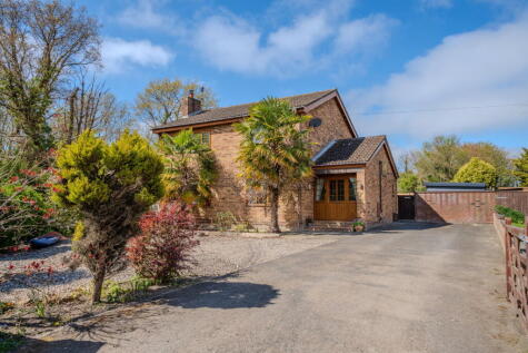 Monckton Crescent, Lowestoft, NR32 2QY