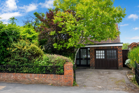 Sheep Walk, Shepperton, TW17