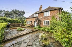 Brook House, Frogholt, Folkestone CT18 8AT