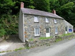 Gwaun Villa, C3043 Junction B4313 To Pontfaen Junction U3140, Pontfaen, Fishguard SA65 9SD