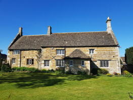 9 The Yews, Priory Road, Oakham LE15 8ST