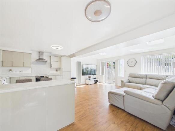 Open-Plan Living/Kitchen/Diner