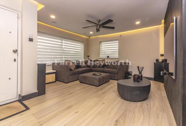 Lounge b