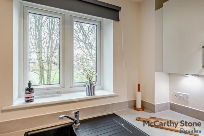 Kitchen: