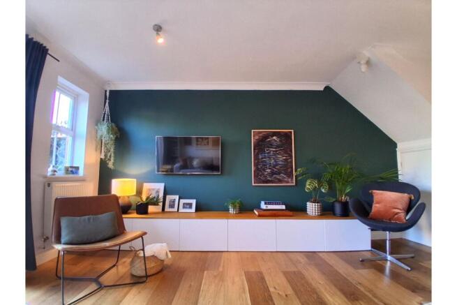 Lounge/Dining Room