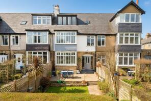 42, The Avenue, Harrogate HG1 4QD