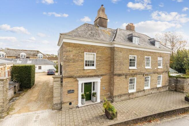 The Knowle House