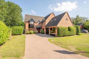 8, The Close, Stourbridge DY7 5HX