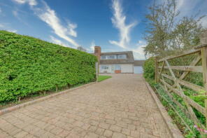 25, Old Gate Road, Leicester LE7 4TL