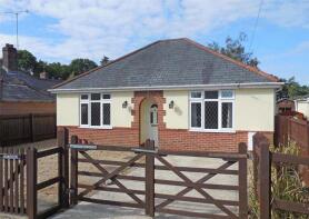 Hareiton, Wootton Road, Lymington SO41 6FT