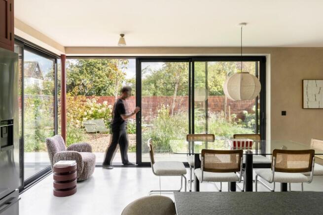 Kitchen/ Dining