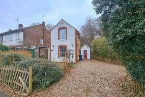 Homefield, Woodside, Thornwood, Epping CM16 6LE