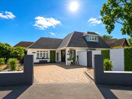Ringwood Road, Highcliffe, Christchurch, Dorset, BH23