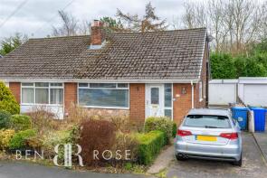 30, Neargates, Chorley PR7 5EY