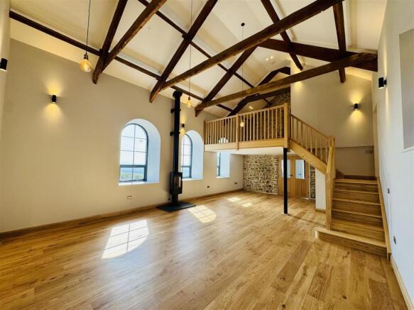 LOUNGE/DINING ROOM