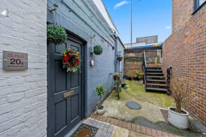 Flat 2, 20a, Woodcote Road, Wallington SM6 0NN