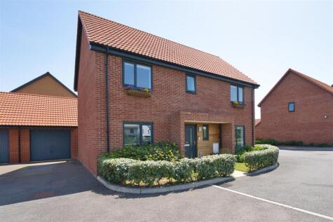 Fox Avenue, Yatton - PERFECT FAMILY HOME