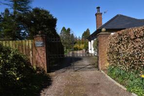 Comlongon Castle Cottages, Clarencefield DG1 4NA