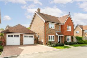 28, Knapp Drive, Horsham RH13 8FU