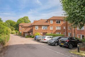 20, Homedell House, Roundwood Lane, Harpenden AL5 3RA