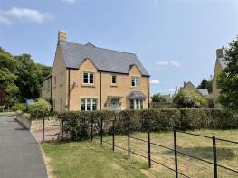 1, Provost Close, Cheltenham GL54 2QG
