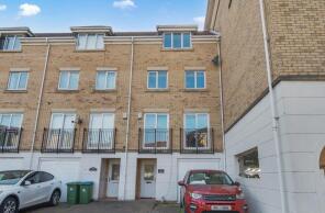 76, The Dell, Southampton SO15 2AR